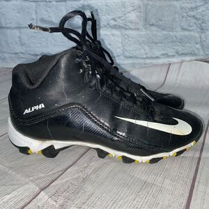Nike alpha sz 2 boys youth athletic cleats black & white